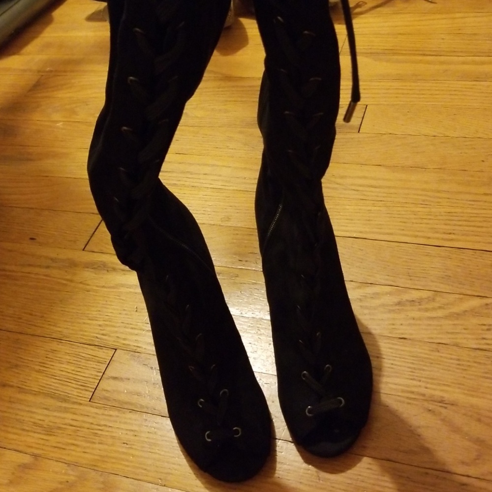 Boot - Picture 2 of 4